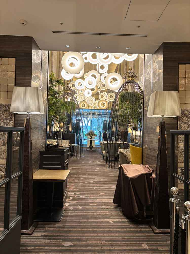 早めに着いたゲストが座れる休憩場所(フロント)