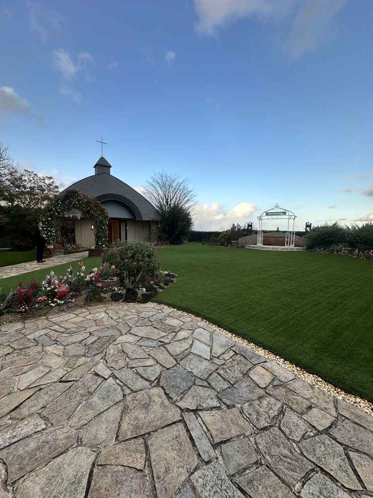 ガーデンウェディング、パーティーができる芝生。眺めがいい