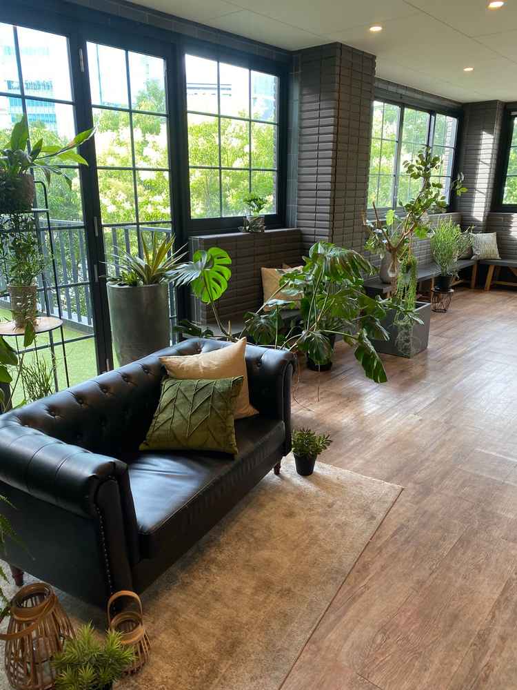 披露宴会場についているスペースです。ビュッフェ形式の料理をしたり自由に使うことができます。