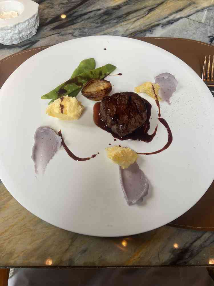 試食会で食べた料理です。肉の重厚感が感じられとてもおいしかったです。