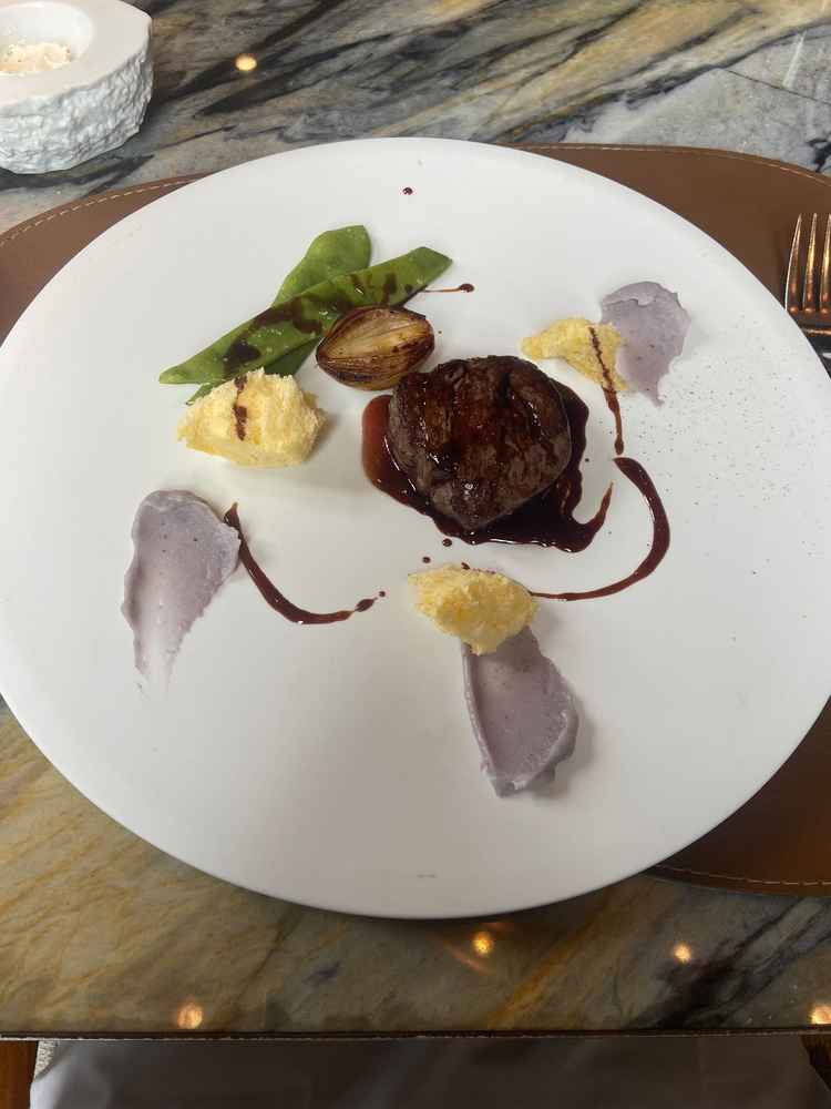 試食会で食べた料理です。肉の重厚感が感じられとてもおいしかったです。