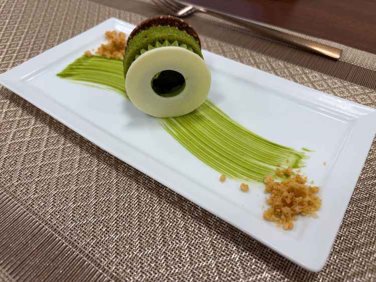 試食会のデザート。大人な味で美味しかったです。