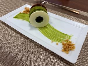 試食会のデザート。大人な味で美味しかったです。