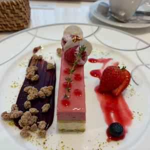 デザート。縁のある食材を使った料理の提供など、柔軟なメニュー変更も可能。