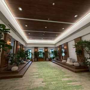 ゲストの控え室が広く、プライベートも守られるよう区切りもあり良かった。