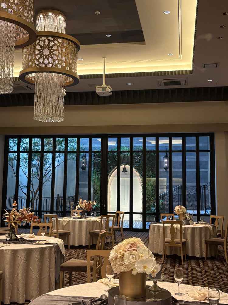 披露宴会場には大きな窓があり、ガーデンに繋がっていました！