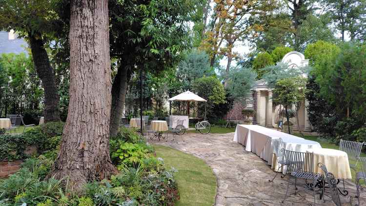 庭園　緑に囲まれ開放感がありました