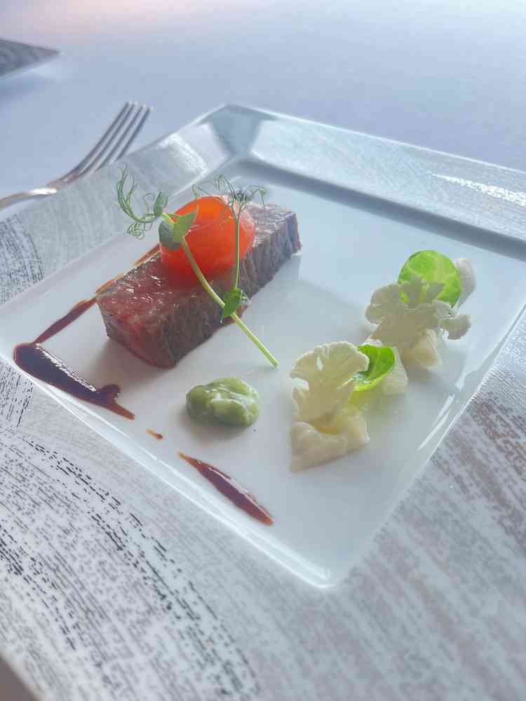 試食ではスープ、パン、お肉を頂き大変美味しかった。スープはトリュフの風味が香りパンもふかふかだった。