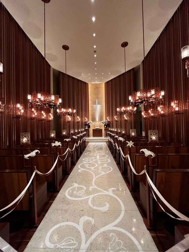 他の会場とは雰囲気の違う、落ち着いた感じのチャペル内