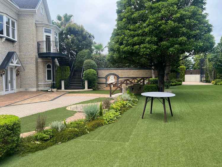 1番広いガーデンで、野球などの演出もできるほどでした。ガーデンは全て雨天時対応可です。