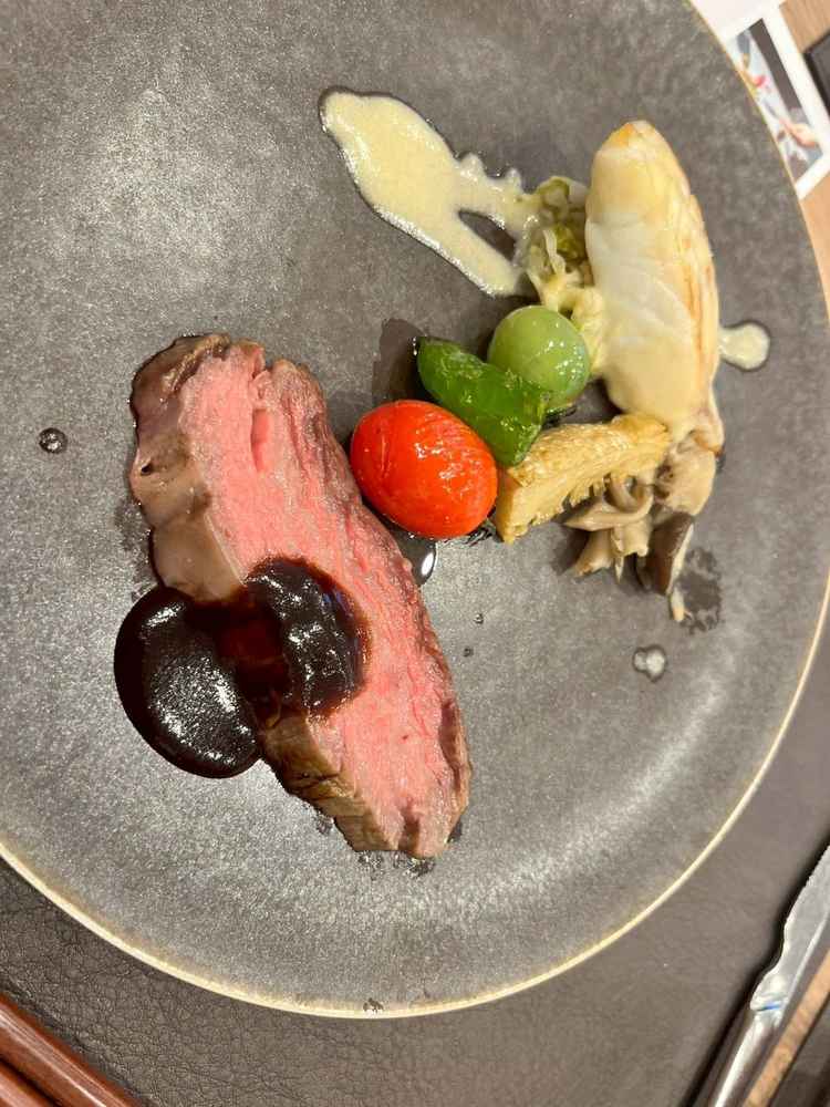 試食(メインの肉と魚)