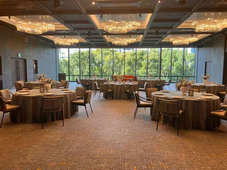 披露宴会場の雰囲気がよく、カウンターがガラス越しに見え、匂いも気にならない空間でした。