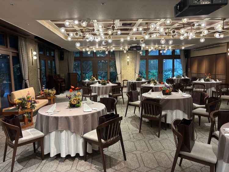 披露宴会場1つ目