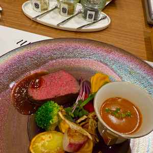 お食事はめちゃくちゃ美味しかったです。なかなか専門店でもこんなに美味しい事無いのでは？