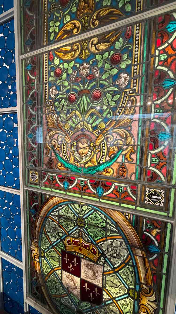 式場用ではない、本物のステンドグラス