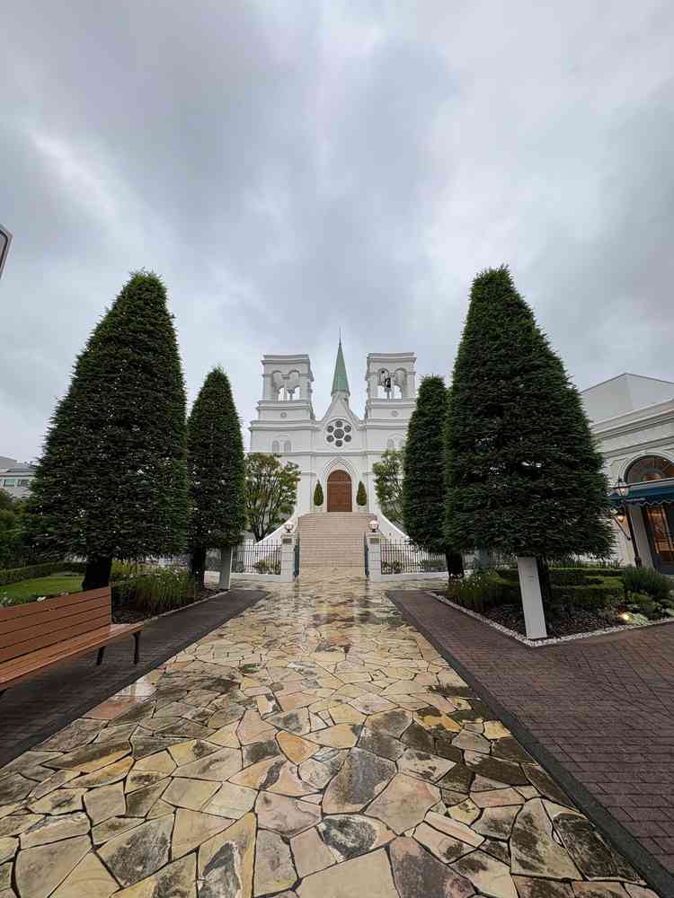 駅からも見える大階段の写真。見学当日は雨だったが迫力がすごく感じた。