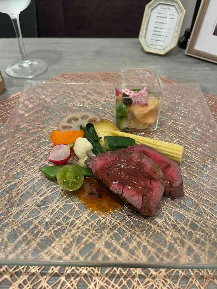 柔らかい、赤身のお肉の試食をさせて頂きました。