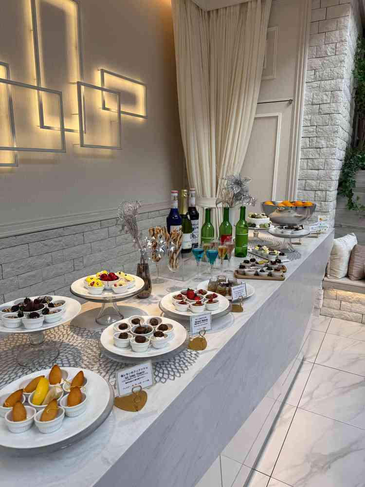 チャペル退出後の飲食スペース