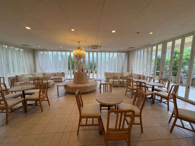 ゲスト待合室がとても広いので参列者が多くても安心できます。