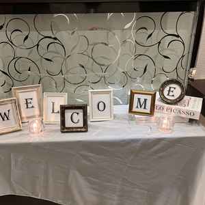 披露宴会場手前の入口、色々な物が置けそうだなと思いました