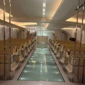 スワロフスキーのきらきらチャペル