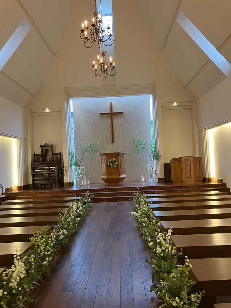 木の教会で非常に珍しいとのことでした。