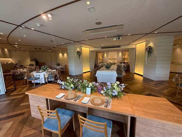 実際にこれから行われる披露宴会場を見学できました。