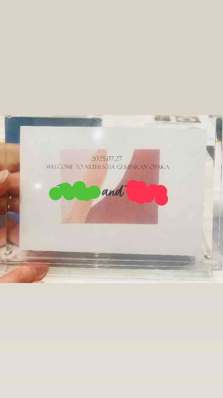 ウェルカムプレート。2人の名前を書いて用意してくれていました。