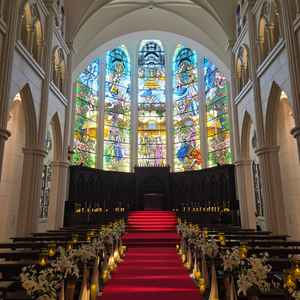 一番の売りである大聖堂。赤いバージンロードも荘厳で美しく映えます。