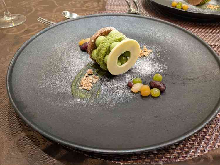 スイーツは可愛らしくて本当に美味しかったです。またこれを食べたいと思いました。