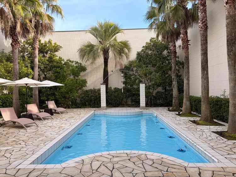 中庭のプールが大きくて綺麗だった。