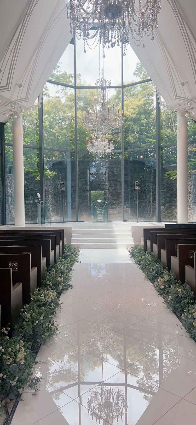 チャペルが写真通りの雰囲気で滝もありとても素敵だった。