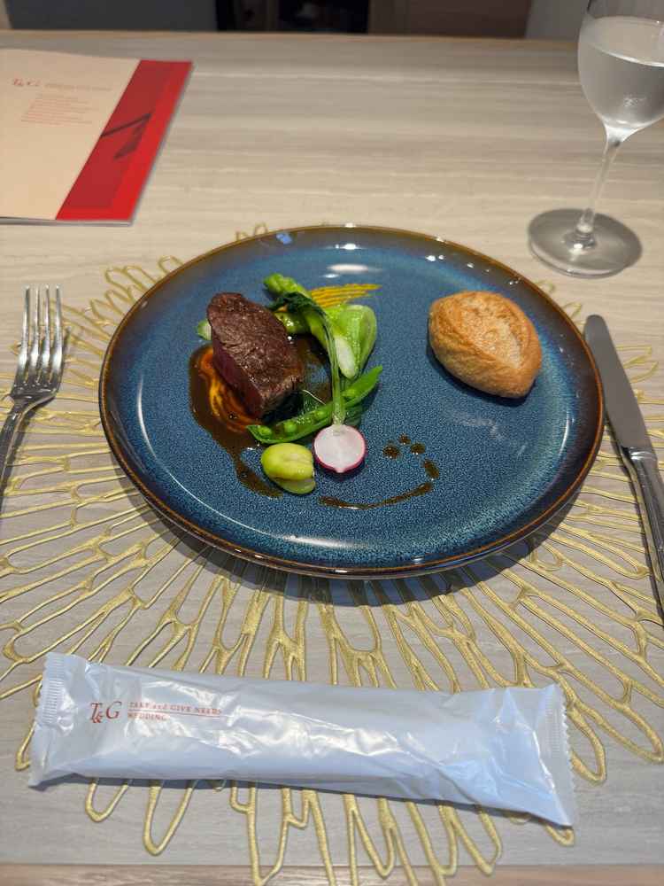 お料理の写真です。お肉が柔らかく、とても食べやすかったです。