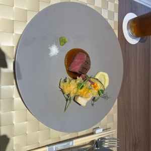 試食。黒毛和牛はもちろん、野菜もとても美味しかったです。