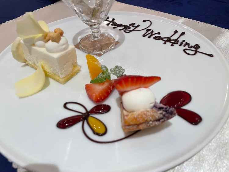 デザートの写真。クリームが濃厚で美味しかったです。