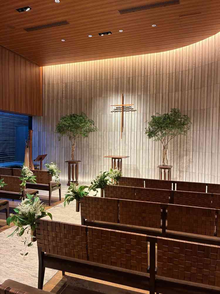 チャペル。自然光が差し込む感じとナチュラルな感じが好き