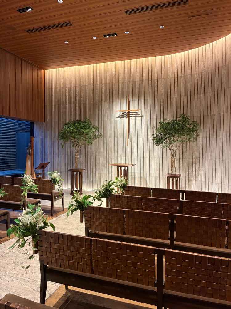 チャペル。自然光が差し込む感じとナチュラルな感じが好き