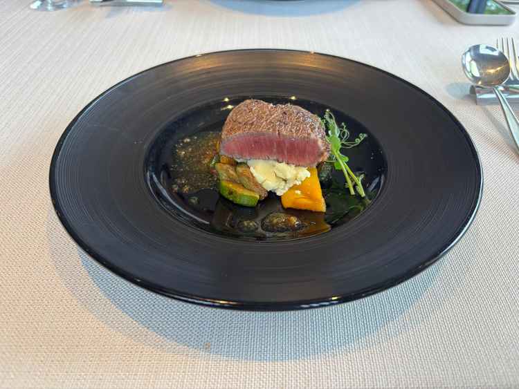 試食の料理　和牛ヒレ肉のグリルは最高に美味しかったです。