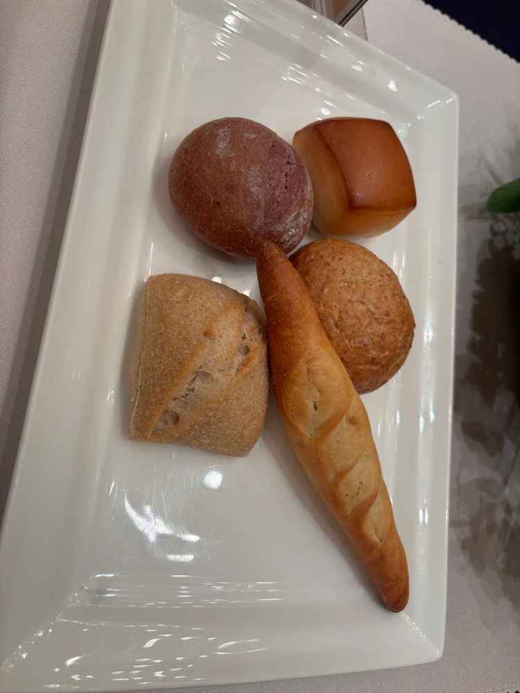 パンの食べ放題をプランに入れられ、種類も豊富