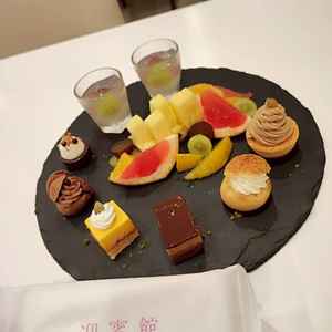 お料理: デザート（本番はビュッフェ形式）