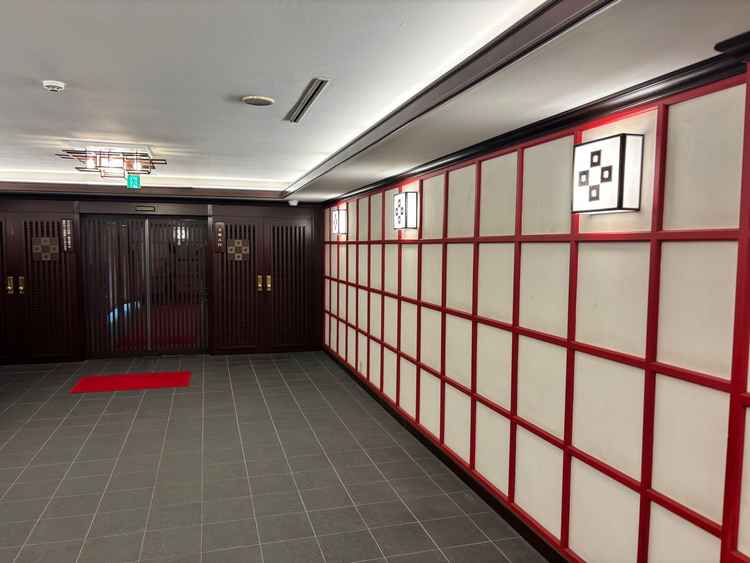 披露宴会場と神社を繋ぐ道です。