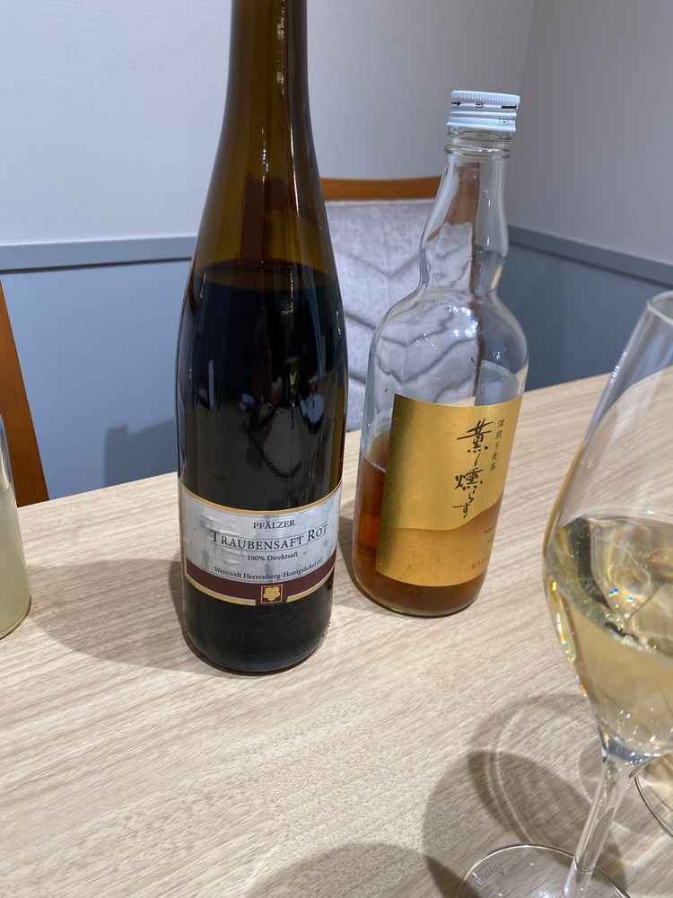 こだわりのあるお茶やジュースの説明を受けた