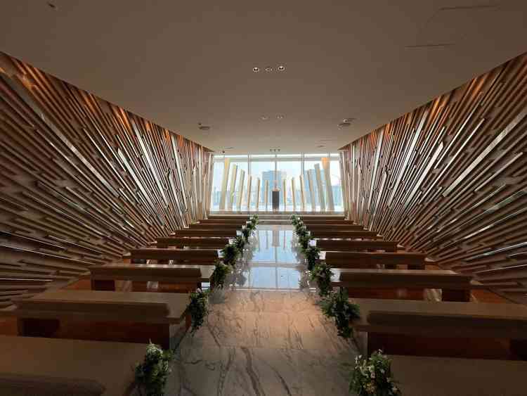 チャペルの写真です。眺望抜群で、オープニングムービーもあるとのことで、すごかったです。