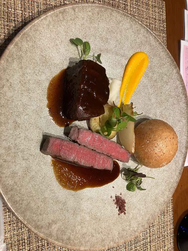 お肉がとても美味しかったです。そして、お箸で食べられるほどとても柔らかかったです。