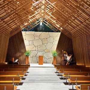 私のいちばんの推しポイントの挙式場。内装も演奏も本当に感動しました