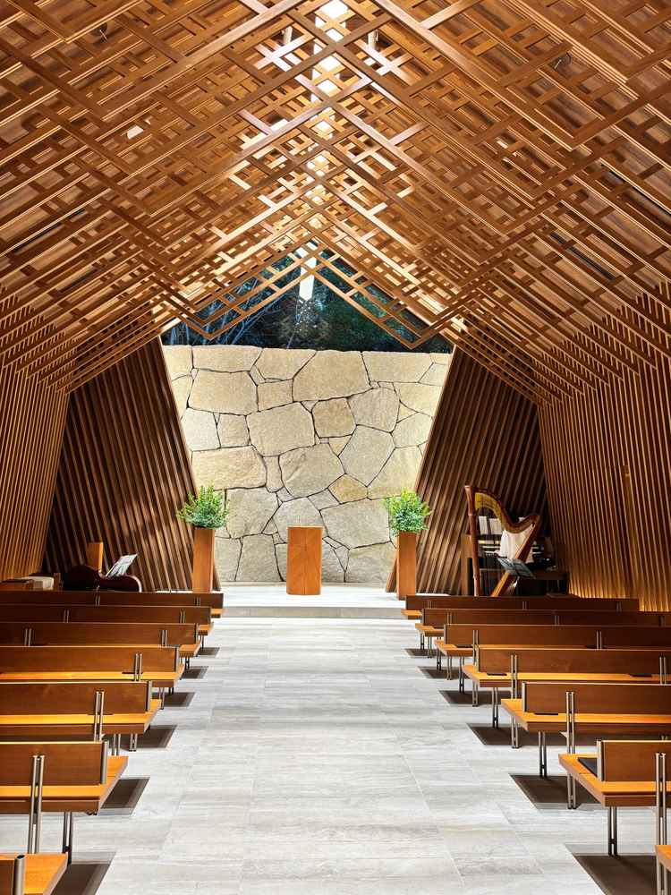 私のいちばんの推しポイントの挙式場。内装も演奏も本当に感動しました