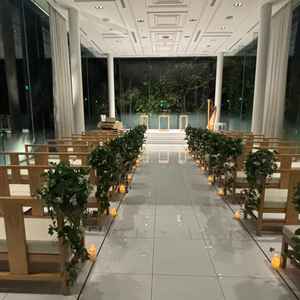 チャペル。3面がガラス張りとなっていて幻想的な空間でした。