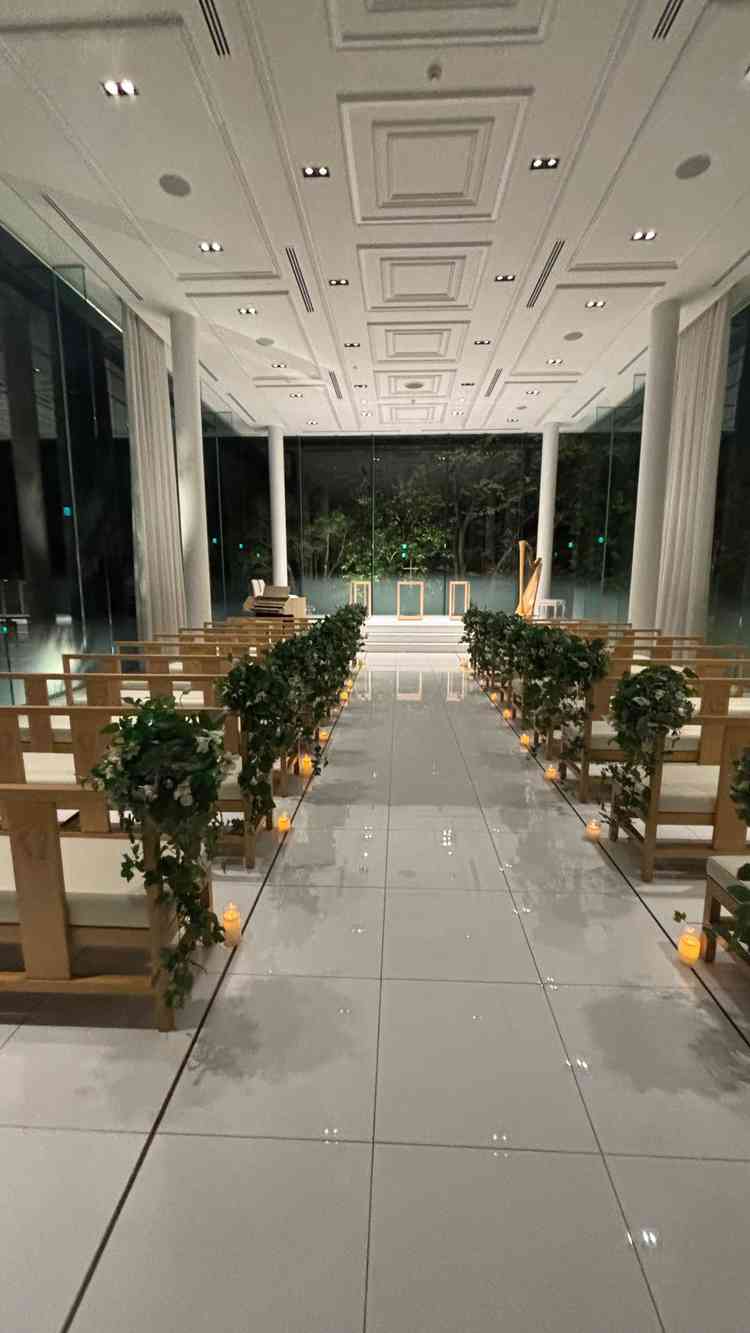 チャペル。3面がガラス張りとなっていて幻想的な空間でした。