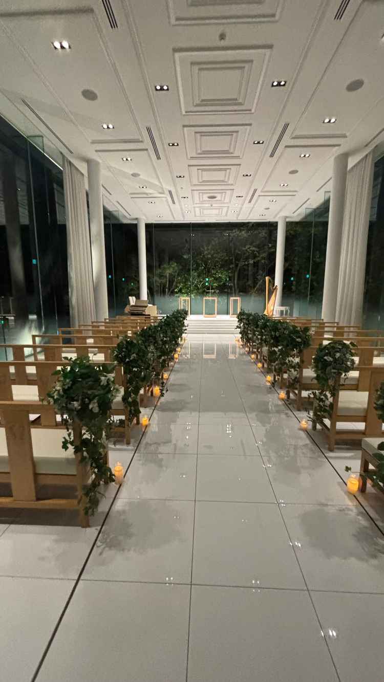 チャペル。3面がガラス張りとなっていて幻想的な空間でした。