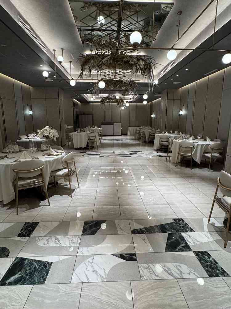 披露宴会場(最大90名)入る